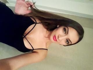 Sophye - Webcam live nude with this slender build Young and sexy lady 