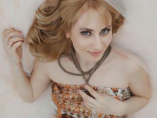 CristalSolana - Webcam live hard with a blond Hot babe 