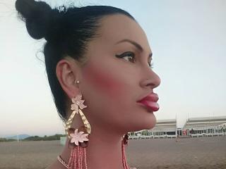 HotDreamm - online chat sex with a cocoa like hair College hotties 