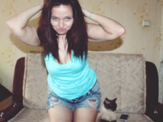 SavannaLove - Web cam exciting with this shaved vagina Girl 