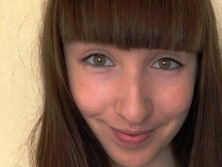 LolaHotjoy - Chat hot with this Young and sexy lady with regular melons 