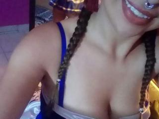 AndreitaMartinez - Webcam live xXx avec une Superbe jeune camgirl hot châtain  