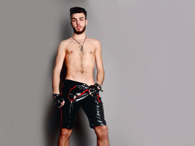 BrandonGale - Webcam sex avec ce Gay européen sur le site Xlove 