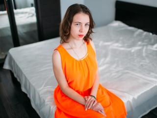 VellyFlower - Cam sexy with this shaved pubis Young and sexy lady 