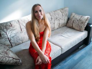 LinsyStrawberry - Chat sexy with a scrawny Young lady 