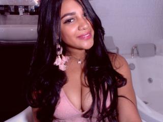 KateFontaineX - Webcam live excitant avec cette Très belle model très sexy mince sur la plateforme Xlove 