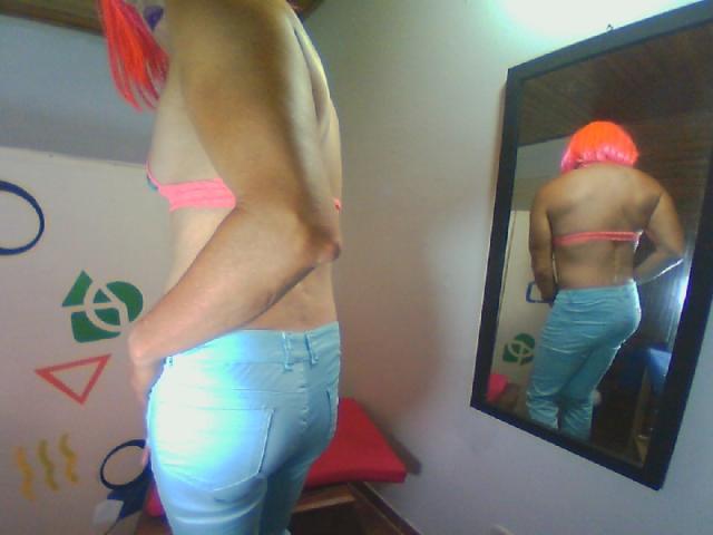 Coolerika - Show xXx with a brunet Shemale 