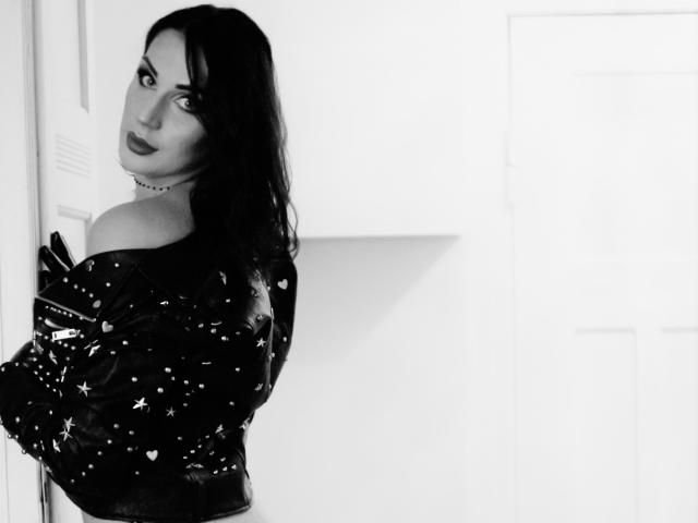 QueenCornelia - Élő pornó és szexkamera - 5838836