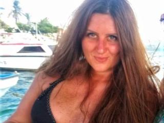 Thalisa69 - Video chat sex with this White Hot babe 