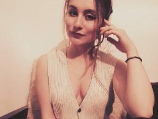 TheresaPaulinne - Chat cam nude with a shaved pubis Young and sexy lady 