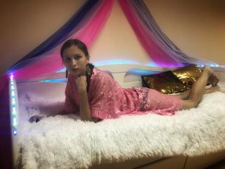 TeresaBeauty - Cam hard with a 18+ teen woman with big bosoms 