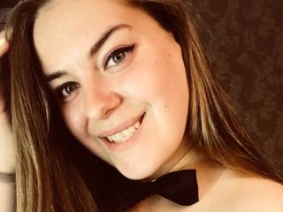 MyFavDream - Live sex with this shaved genital area 18+ teen woman 