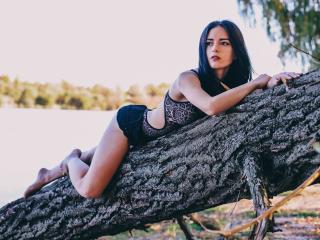 ErikaExotic - Show live hard with a scrawny 18+ teen woman 