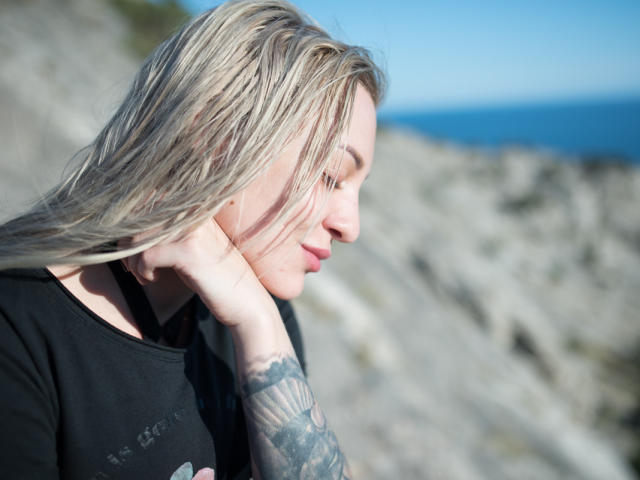 MoonGirlX - Chat cam x avec cette Sensationnelle jeune demoiselle très sexy avec des cheveux blonds féeriques sur la plateforme Xlovecam.com 