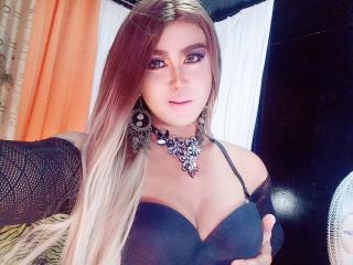 MyCreamyCumTs - Chat live sexy with this big bosoms Transsexual 