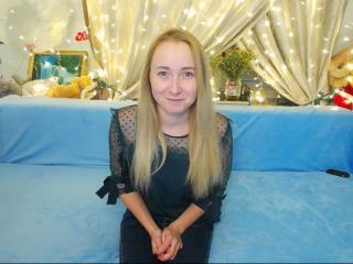 KarinaGo - Chat cam hot with a platinum hair Hot babe 