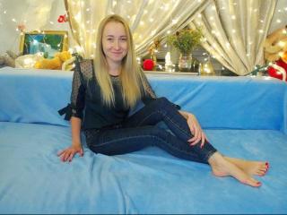 KarinaGo - online chat sex with a blond Young and sexy lady 