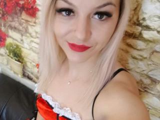 RafaellaLove - chat online exciting with a White Sexy babes 