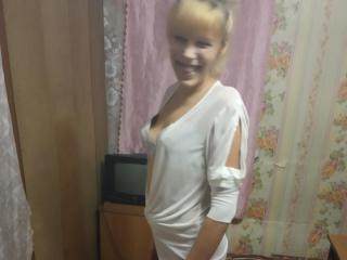 CristelahHot - Cam exciting with this being from Europe Attractive woman 