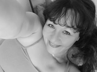 AliciaSkinner - online show porn with this Hot chick with average boobs 