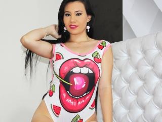 KathiaFox - Live cam hot with this brunet 18+ teen woman 