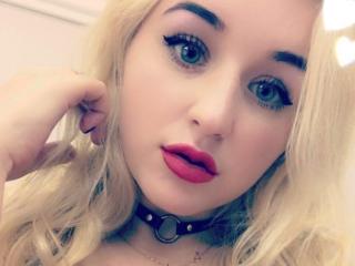 LottieL - Webcam live hard with this European Hot chicks 