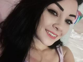 AmourDuRevee - online show hard with a White Young lady 