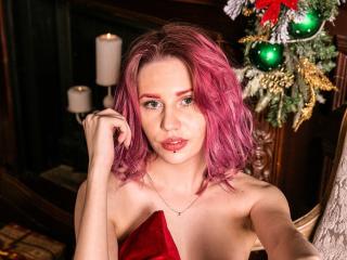 AllisonParadis - online chat xXx with this blond Young lady 