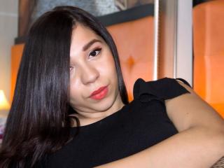 ElleenMorris - Chat cam sex with this latin american Hot babe 