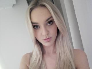 ArianaHottyX - Live sexe avec une model hot fine sur XloveCam 