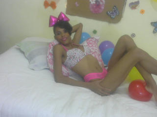 CandyGirlBlack - Web cam exciting with this latin Sexy girl 