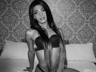 PrettyHannaTS - Chat porno avec cette Trans d’Amérique latine sur le service Xlovecam.com 