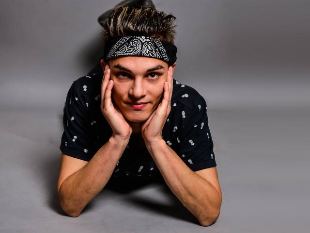 FrankieDale - Sexe cam en vivo - 5993286