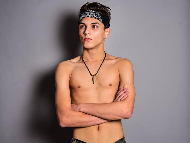 FrankieDale - Sexe cam en vivo - 5993296