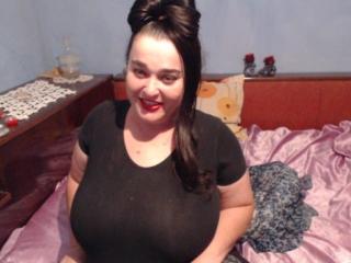 LaraBriliant - Webcam x with this charcoal hair Lady over 35 