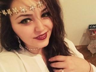 NicoleJoy - Chat hot with this 18+ teen woman 