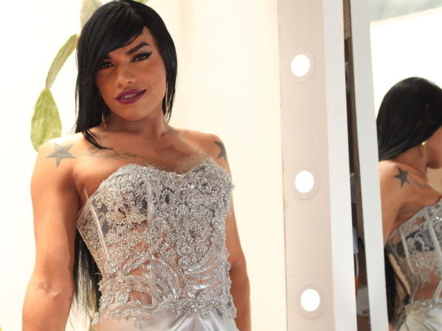 FloraBellaTs - Live cam porno avec cette Transsexuel latinas sur XloveCam 