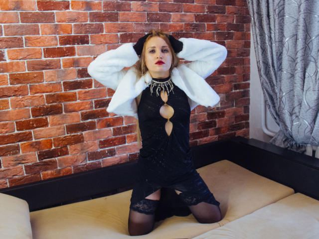 AllaSexyQueen - Show x with this shaved pubis Fetish 