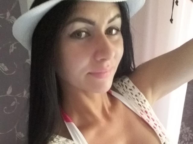 HotLaura - Live porn &amp; sex cam - 6006411