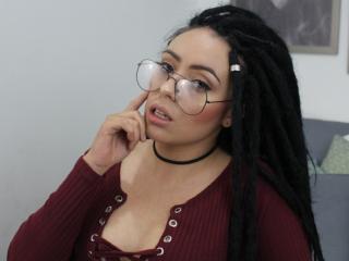 YarelyIsan - Chat cam hard with a latin Sexy lady 