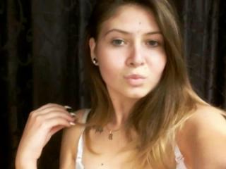 EllsaMegan - online chat sex with this shaved private part Young lady 