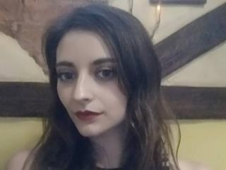 LuckyGia - Chat xXx avec cette jeune model en chaleur  