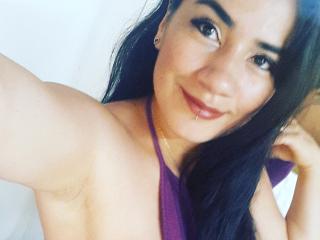 KimWallton - online chat hard with this shaved pussy Sexy girl 