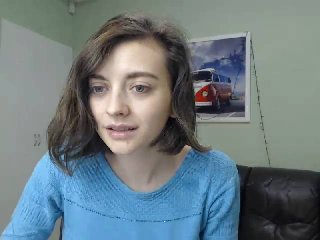 LuckyGia - Chat hard with a shaved pubis Hot chicks 