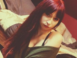 CarolineForU - Chat xXx with this shaved genital area Young and sexy lady 