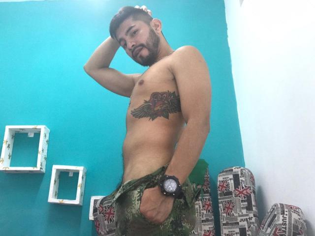 ChrisPrettyBoy - Live porn &amp; sex cam - 6034796