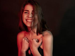 CassandraBB - Chat live nude with a European College hotties 