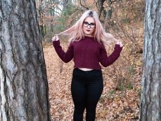 YummyDolly - Live chat sex with this standard titty Young and sexy lady 