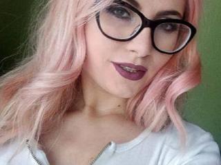 YummyDolly - Live cam hard with a standard boobs size Young lady 