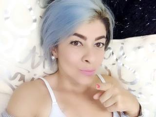 RoseChaudeX - Show live hot with a unshaven pussy Sexy lady 